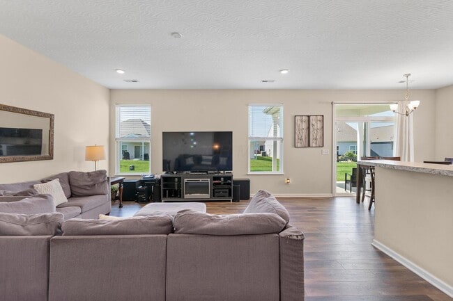 Building Photo - 220 Woodland Sky Dr