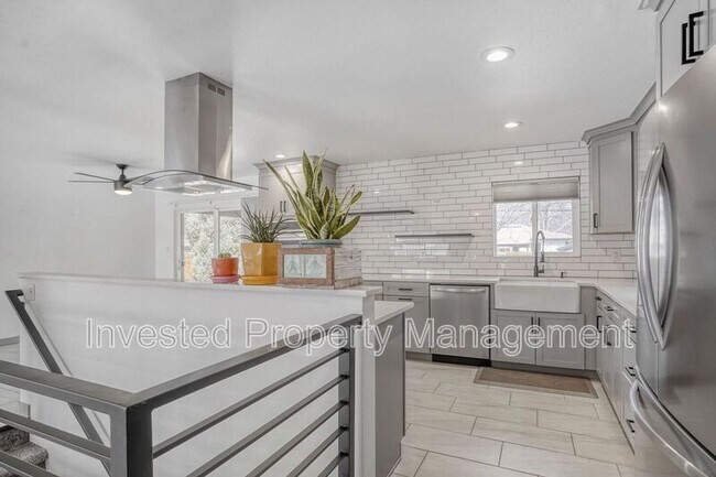 Building Photo - 3004 S Zurich Ct