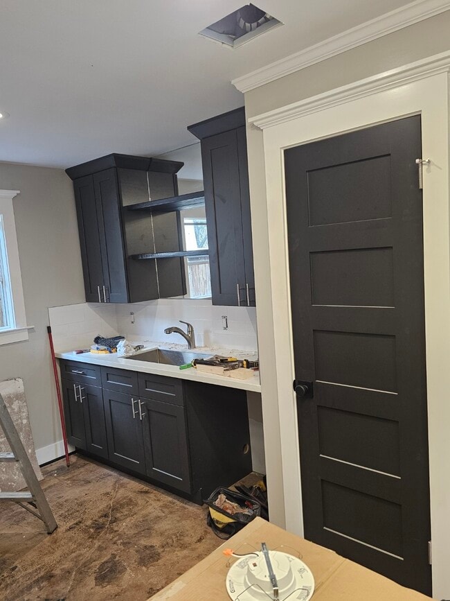 Building Photo - 1012 Rutland St