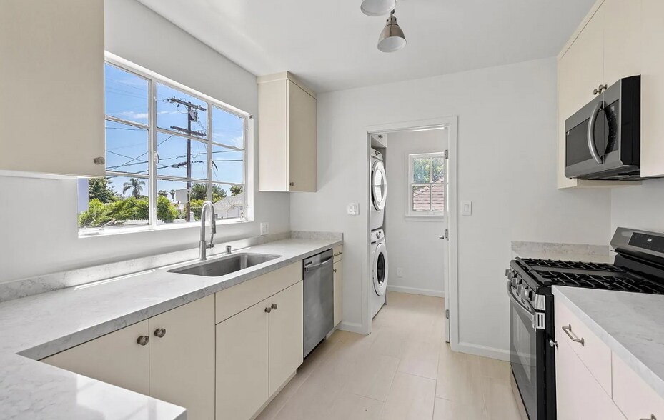 Building Photo - 4707 Finley Ave