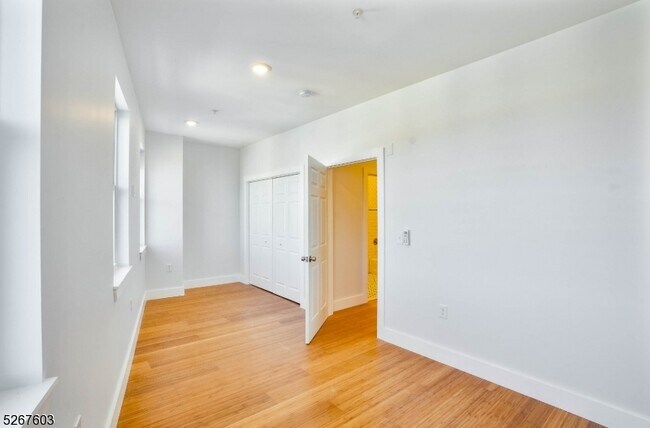 Building Photo - 100 North Ave