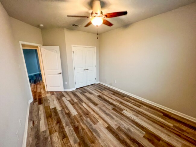 Building Photo - 524 Cautillion Dr