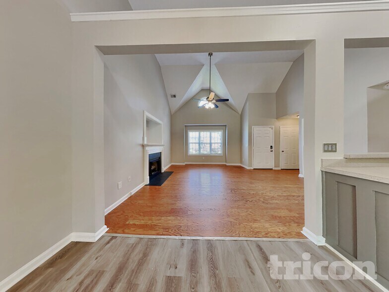 Building Photo - 32 Mountain View Dr