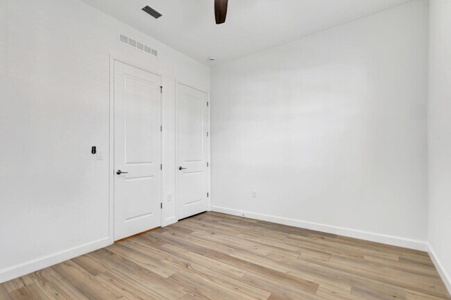 Building Photo - 1104 SE Crosswood Wy