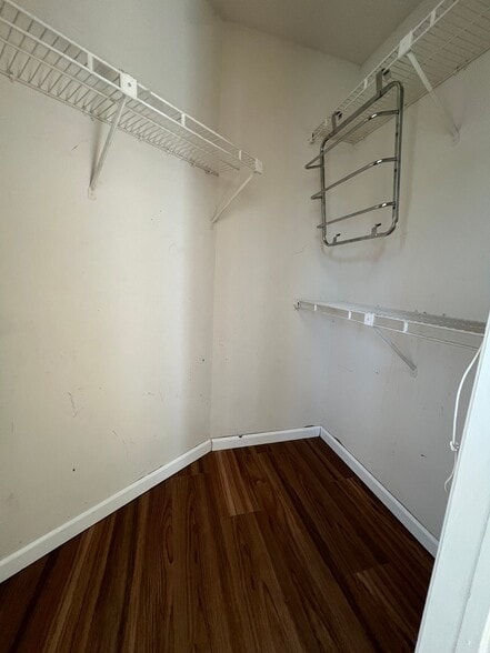 Building Photo - 705 Wagons Way