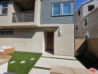 Building Photo - 426 Lobata