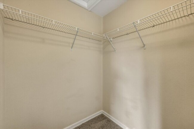 Building Photo - THREE BEDROOM PLUS BONUS OR FOURTH BEDROOM