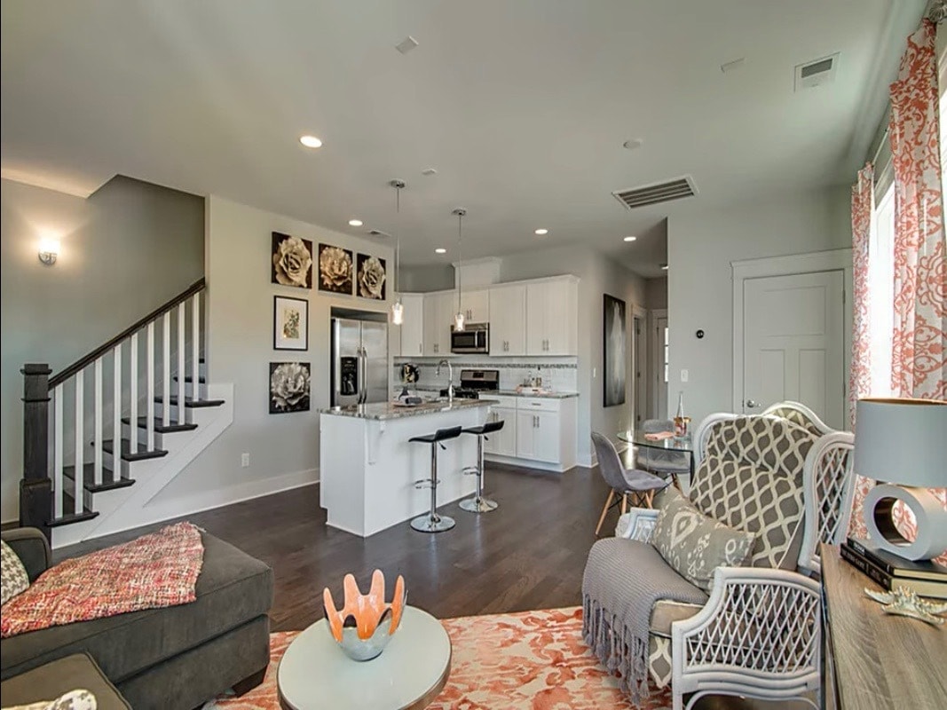 Building Photo - 710 Buchanan St