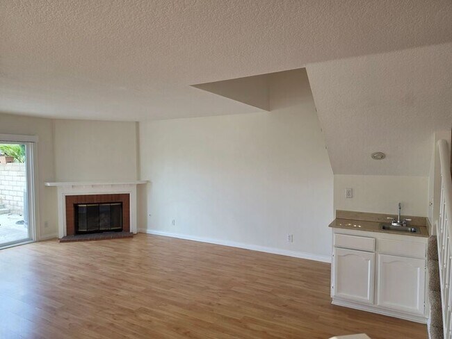 Building Photo - 27875 Avenida Armijo