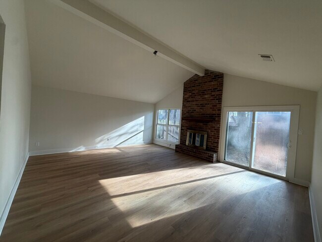 Building Photo - 70 Brookflower Rd