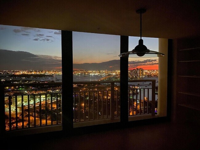 Building Photo - 3000 N Ocean Dr