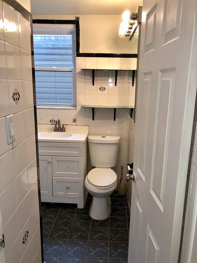 Building Photo - 172 Virginia Ave