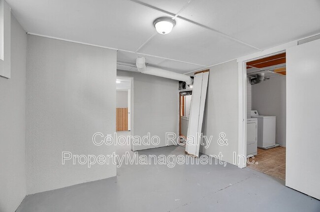 Building Photo - 1405 15th Ave