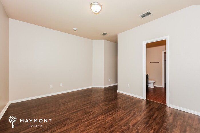 Building Photo - 930 Haley Dr
