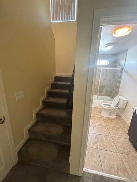 Building Photo - 246 E 97th St