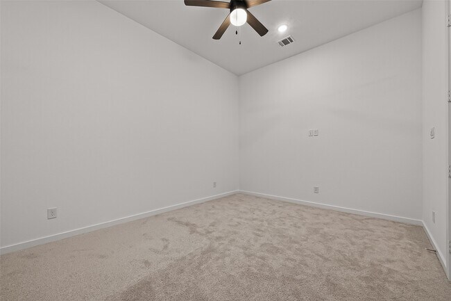 Building Photo - 5802 Reef Rdg Dr