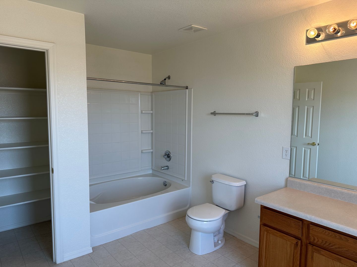 Building Photo - 3612 E Mecate Rd