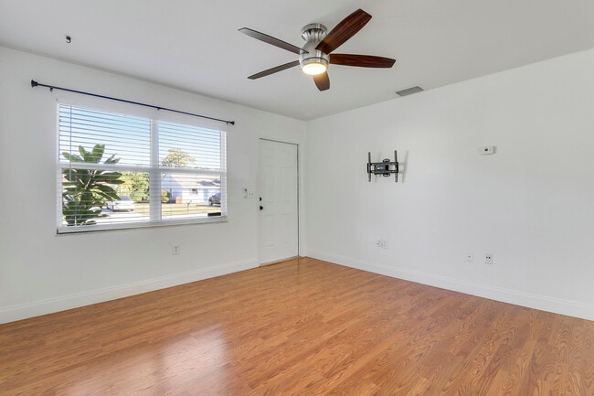 Building Photo - 6264 Allen St