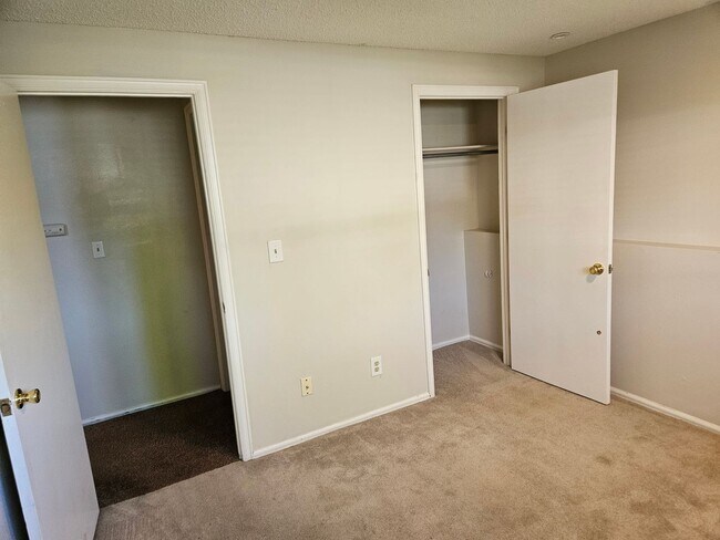 Building Photo - Charming 3-bedroom, 2-bathroom home