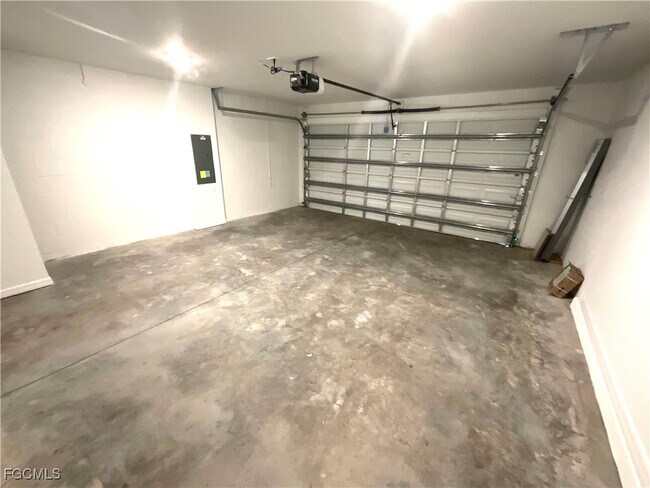 Building Photo - 11961 Savanna Lks Blvd