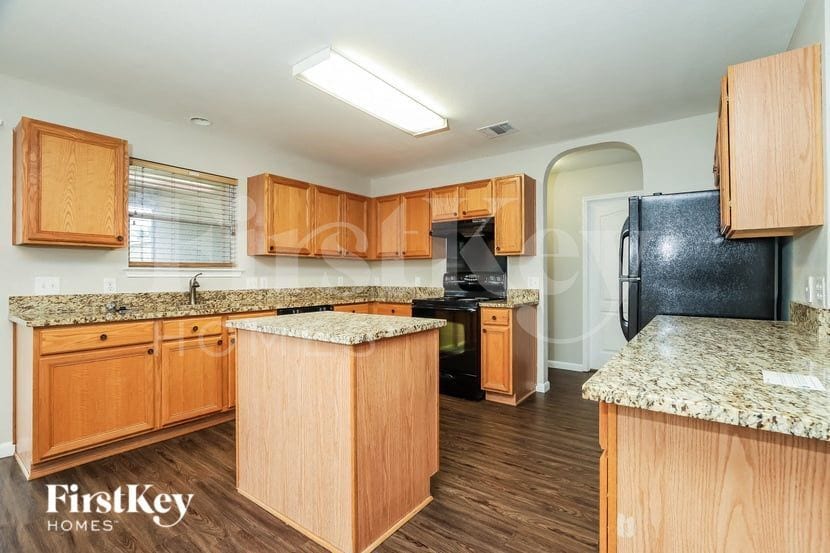 Building Photo - 237 Val Verde Dr