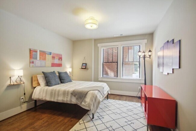 Building Photo - 519 N Highland Ave NE