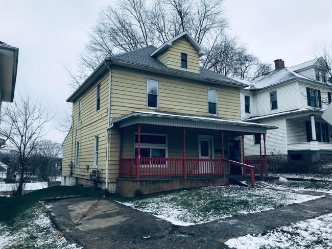 Building Photo - 415 N 9th St