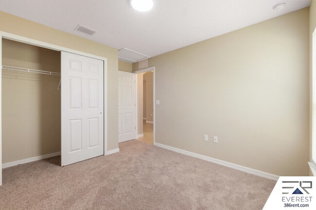 Building Photo - 3 Slumber Path