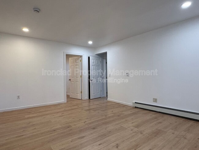 Building Photo - 24 Willis St