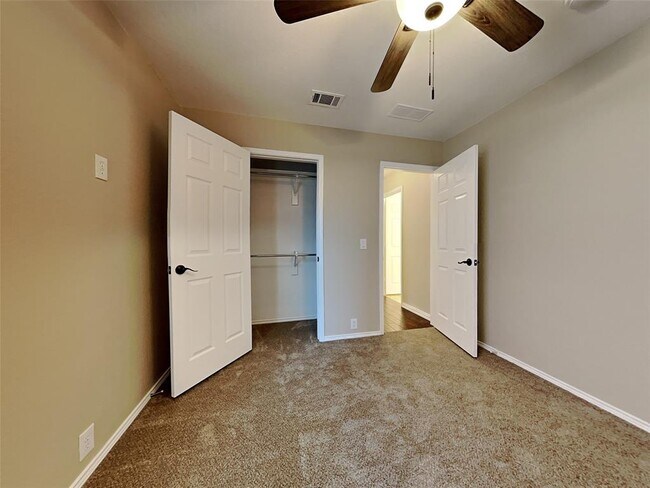 Building Photo - 8624 Tumbleweed Dr