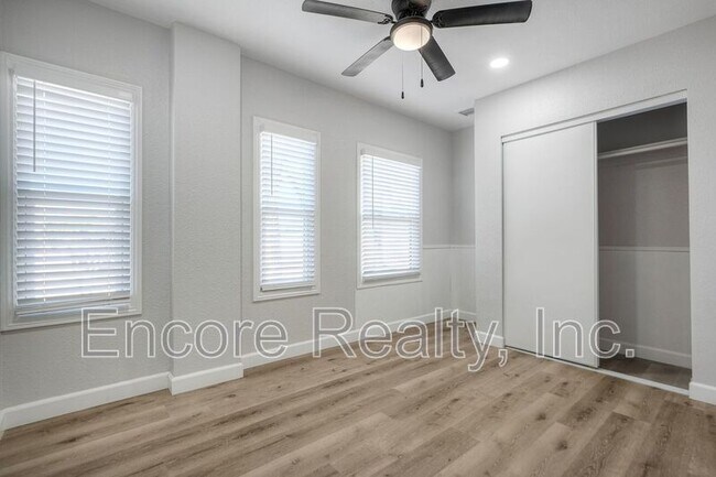 Building Photo - 303 D St