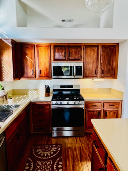 Building Photo - 26928 Montseratt Ct