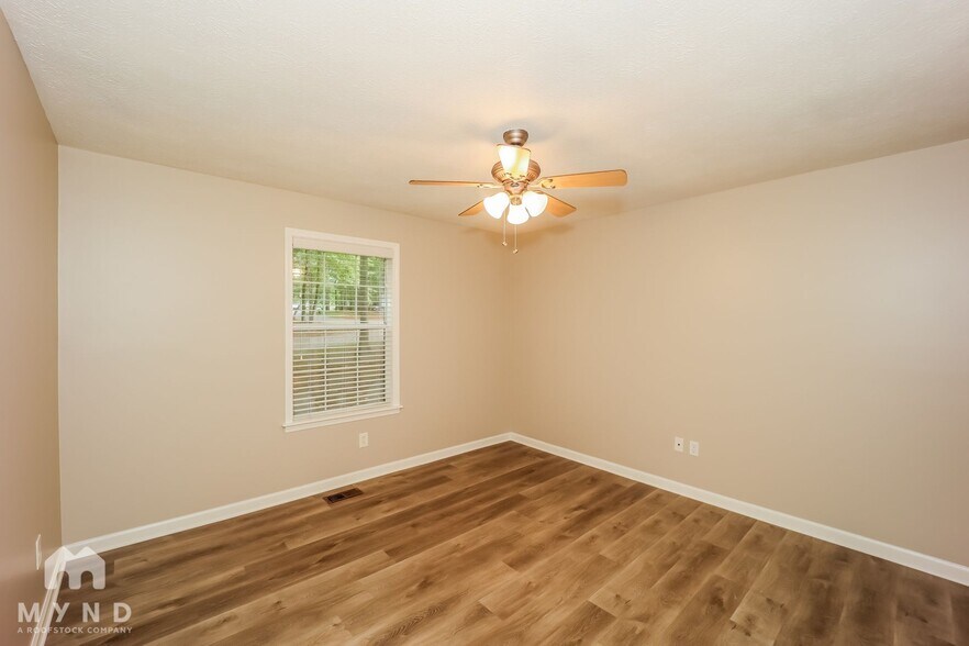 Building Photo - 70 Briarwood Ct