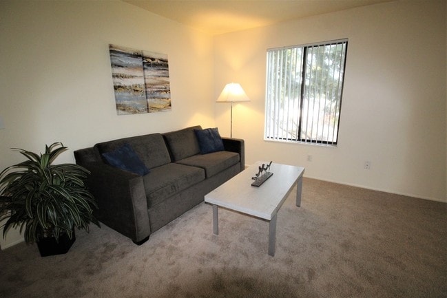 Building Photo - Tanglewood Apartments