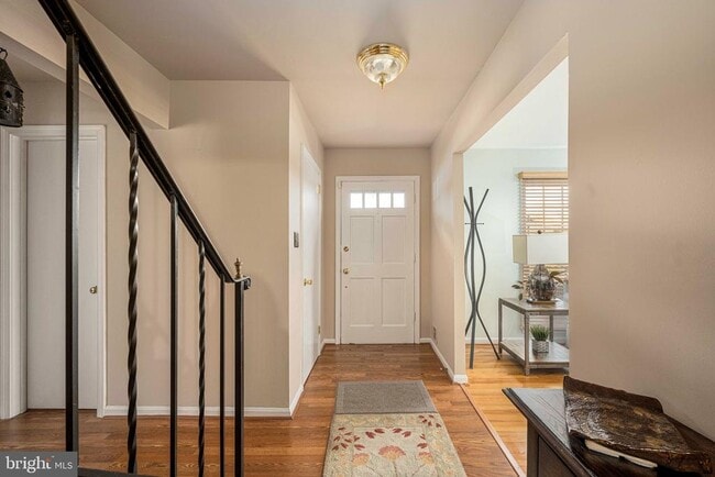 Building Photo - 6917 Stoneybrooke Ln