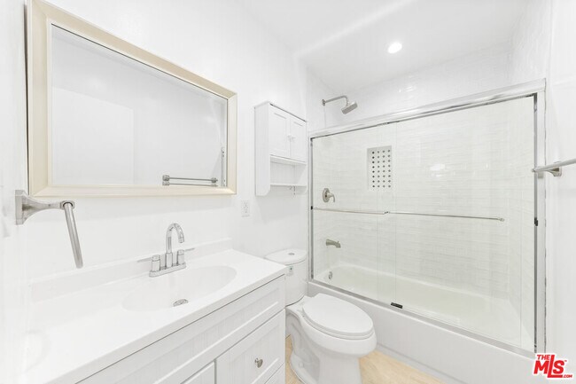 Building Photo - 646 Tularosa Dr
