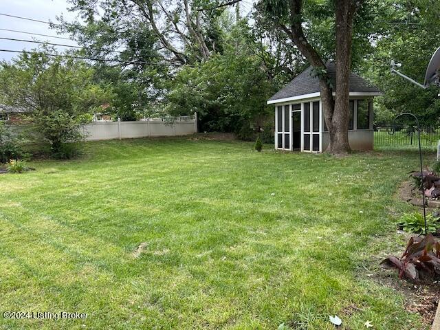 Building Photo - 42 Narwood Dr