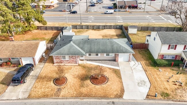 Building Photo - MODERN, meticulously maintained 4 bedroom/2 Bath Ranch - INCLUDES LANDSCAPING!