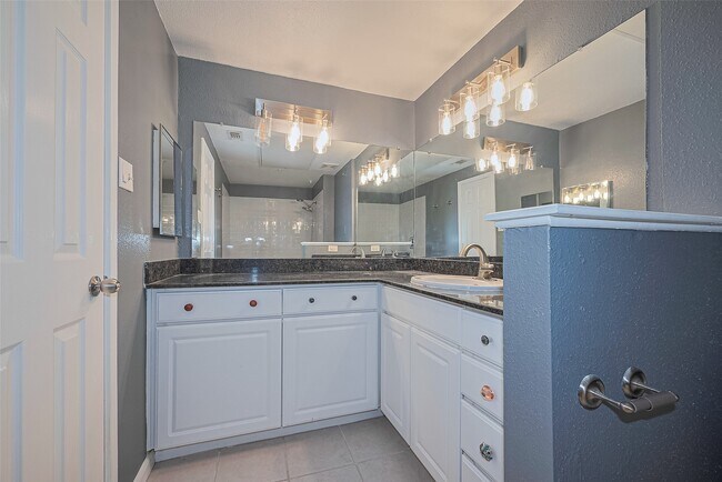 Building Photo - 1330 Old Spanish Trl