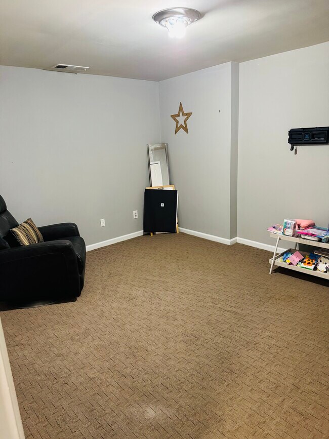 Building Photo - 2671 Cedar Dr