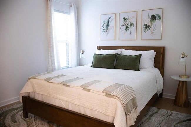 Building Photo - 2505 Thornton Rd