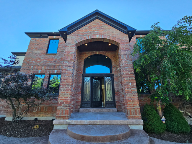Building Photo - 738 Deer Hollow Rd