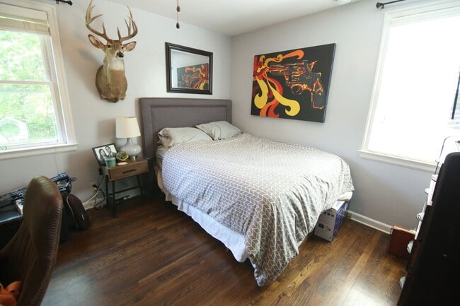 Building Photo - Awesome Cottage in the Heart of Inglewood/...