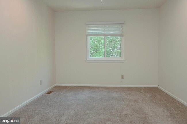 Building Photo - 72 5 Crown Royal Cir