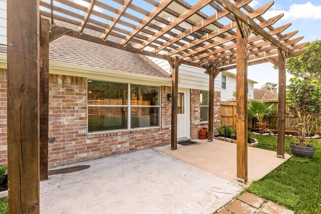 Building Photo - 3022 Glenthorpe Ln