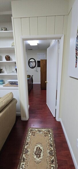 Building Photo - 1447 Lincoln Way