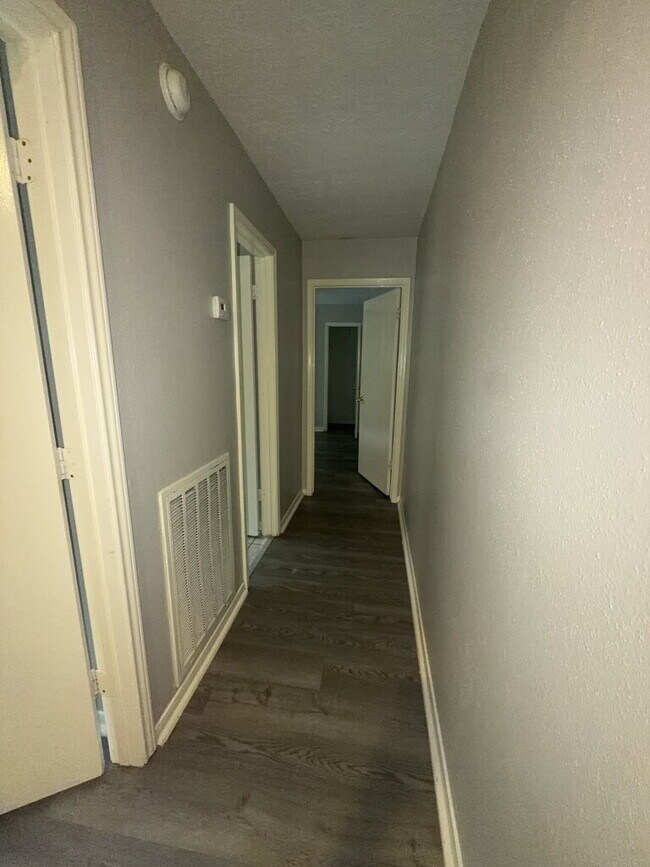 Building Photo - 16815 Methil Dr