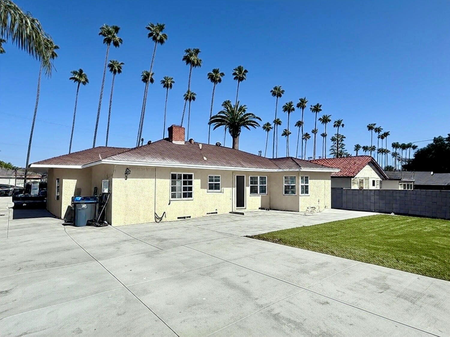 Building Photo - 1219 N Azusa Ave