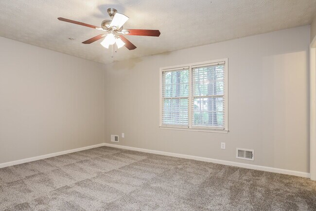 Building Photo - 1019 River Stone Ct