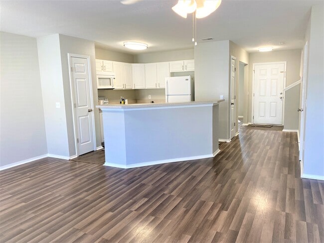 Building Photo - 8 Ashleigh Ln